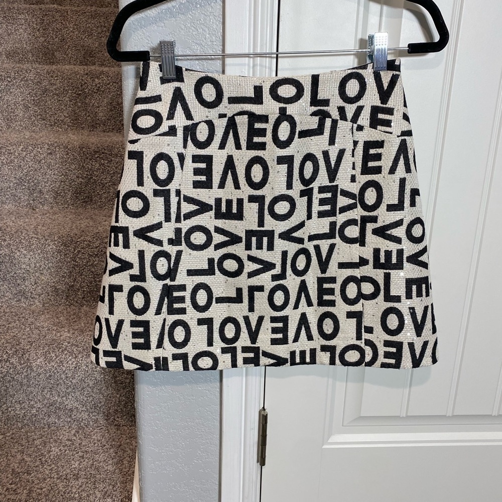 Alice + Olivia Black and Ivory White LOVE Logo-Print Mini Skirt - Picture 7 of 14